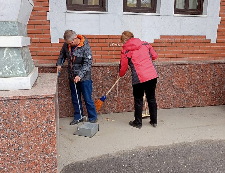 15 октября проходит общегородской субботник