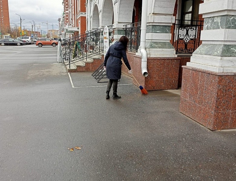 15 октября проходит общегородской субботник